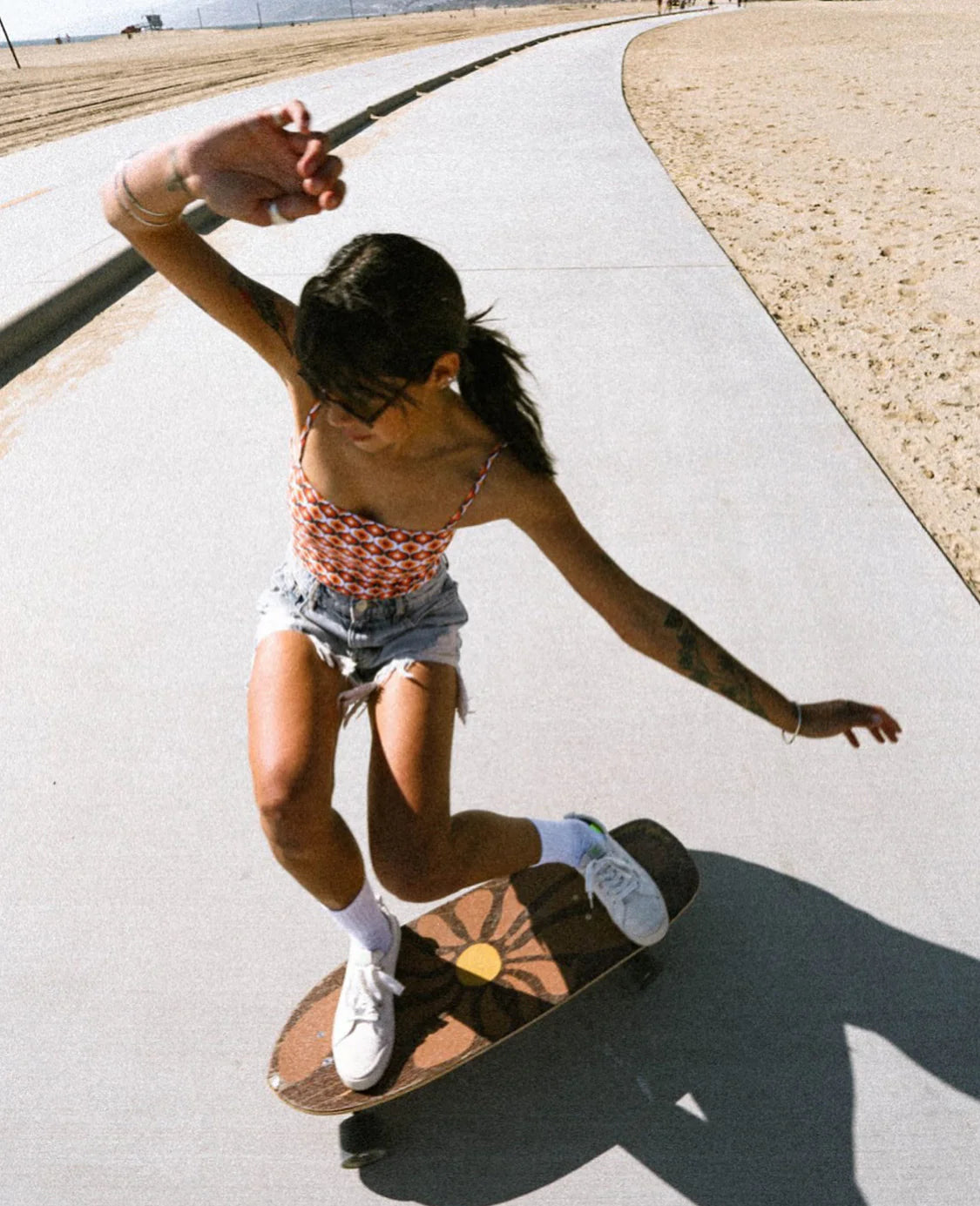 スケートボード GRLSWIRL FlowerSwirl Carver Board Carver GRLSWIRL Flower Swirl Surfskate 29.5-inch