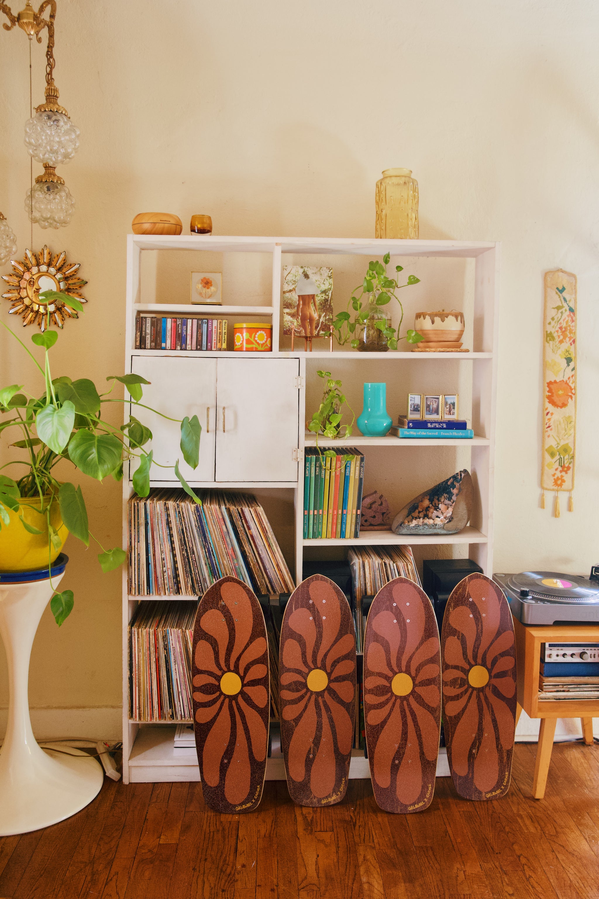 スケートボード GRLSWIRL FlowerSwirl Carver Board FlowerSwirl Carver Board – GRLSWIRL