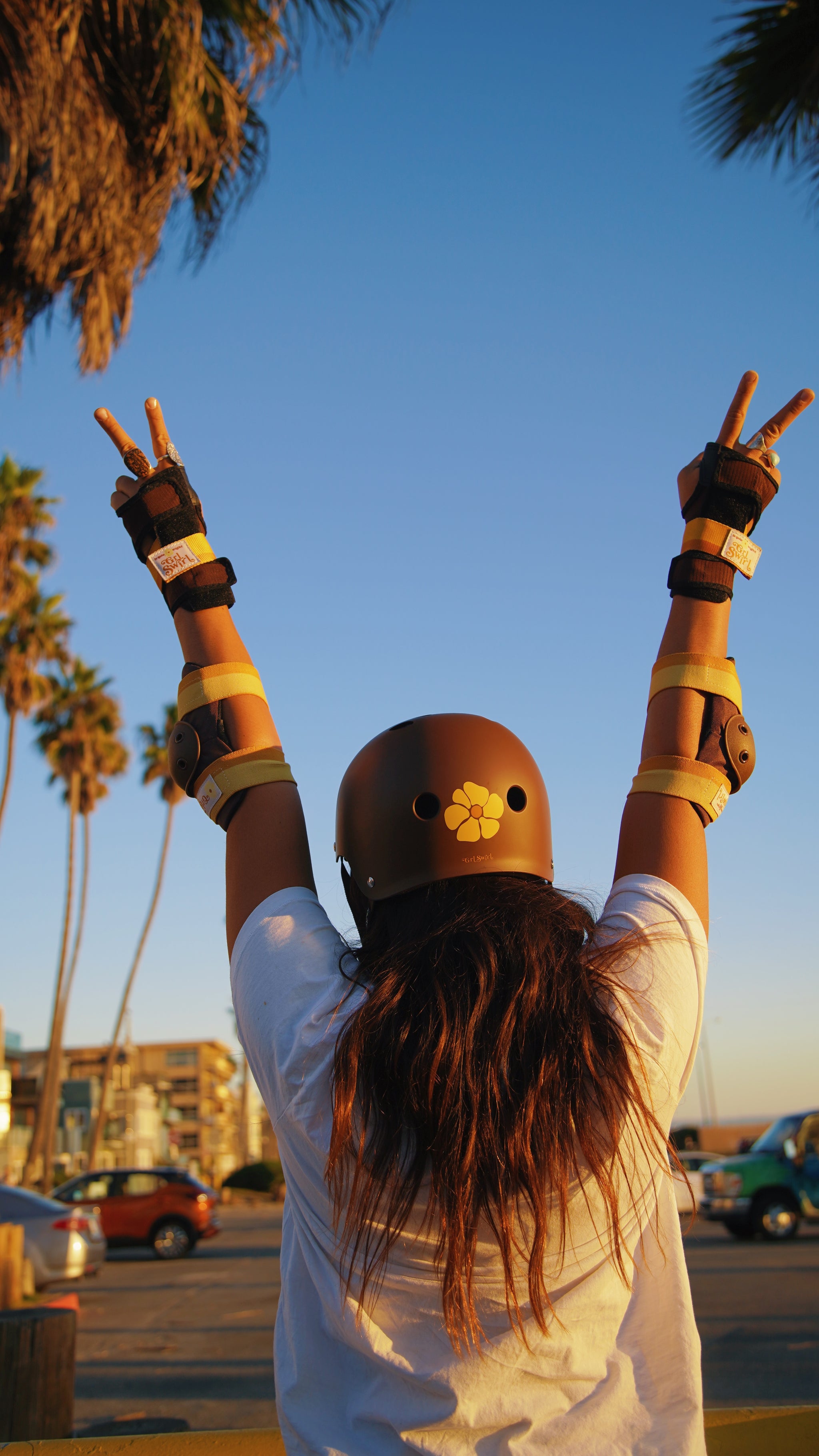 Sunny Helmet – GRLSWIRL