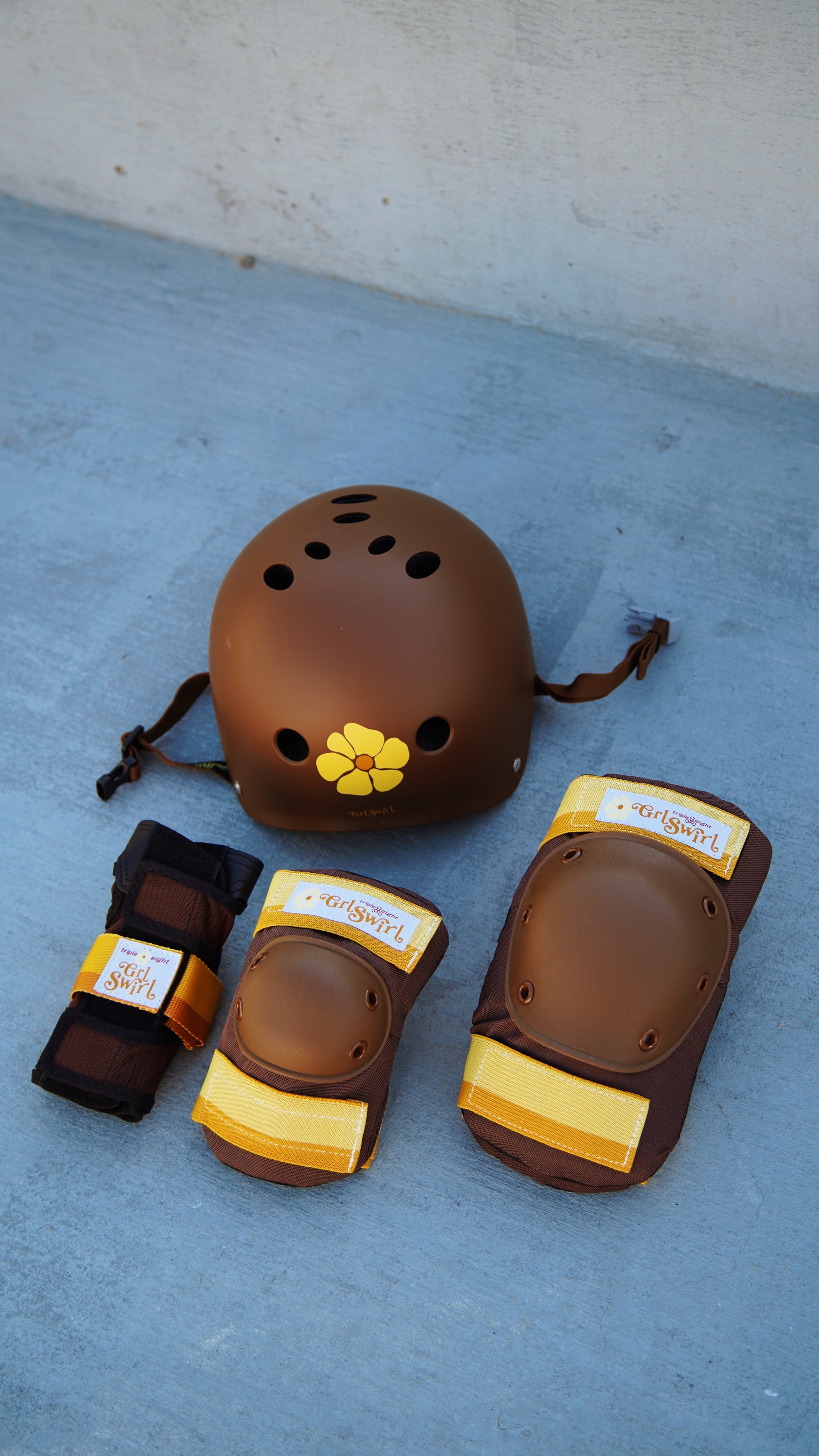 Sunny Helmet – GRLSWIRL