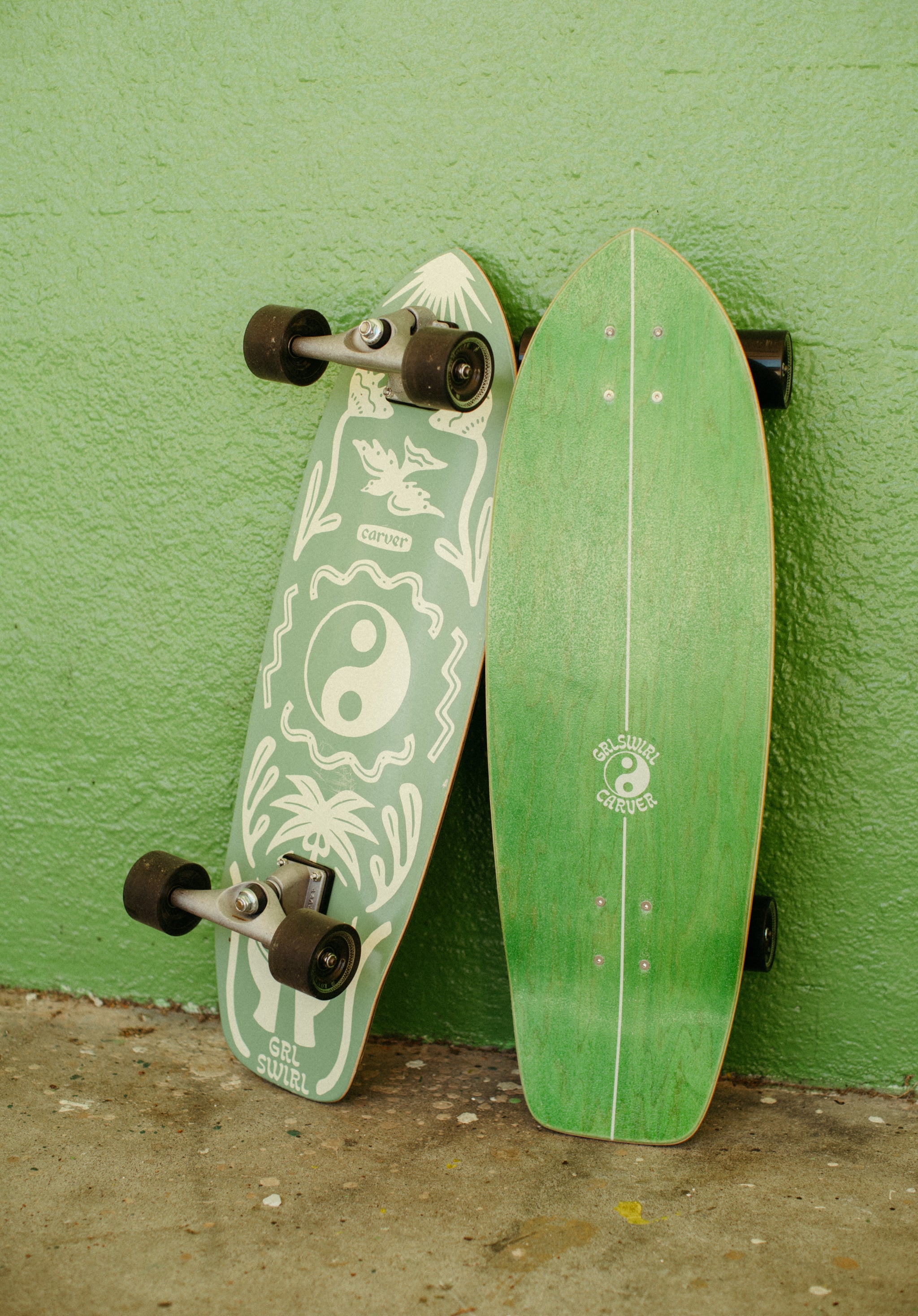 Carver Grlswirl スケートボード サーフスケート 31\" CARVER 29.50 GIRL SWIRL CX COMPLETE SURFSKATE- Catalyst