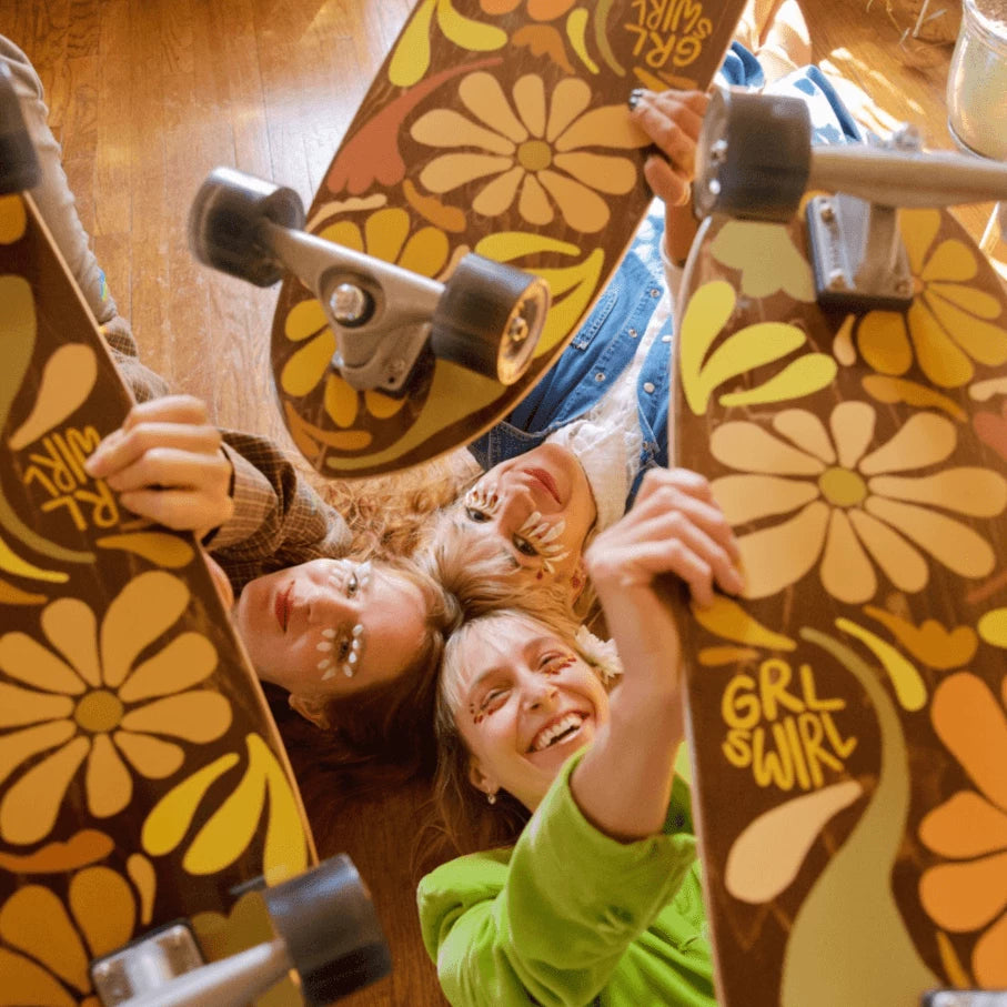 スケートボード GRLSWIRL FlowerSwirl Carver Board Carver x GRLSWIRL Flower 29.5